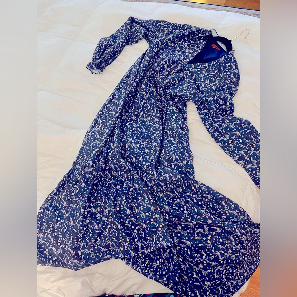 Maple Cliff Floral BlueBerry Maxi Dress in size XSmall